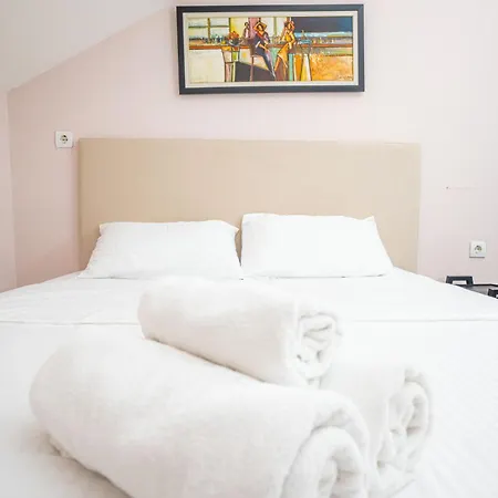 He-ra With Free Parking *