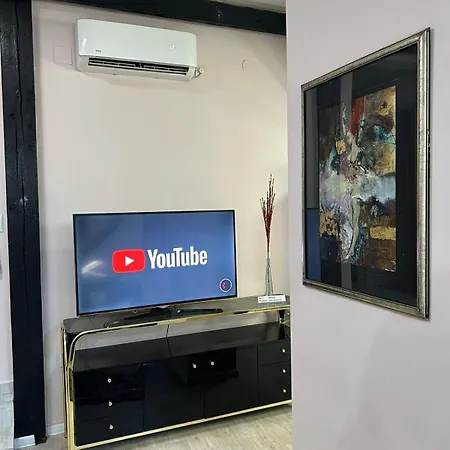 He-ra With Free Parking Apartman