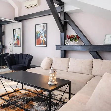 He-ra With Free Parking Skopje